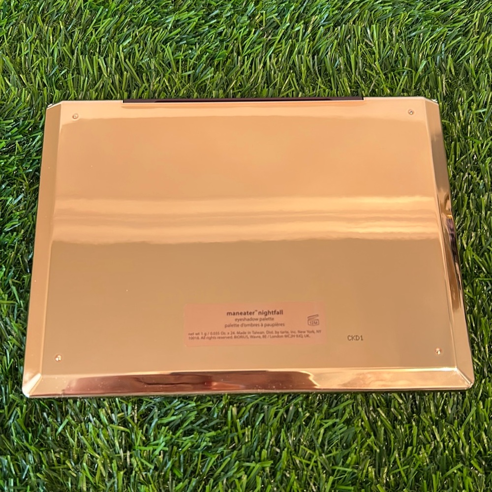 NIB Tarte Maneater Nightfall Eyeshadow Palette - Picture 7 of 14